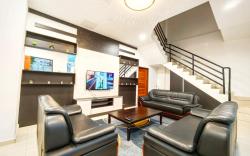 Spacious Penthouse/5B5B/Max18 pax/ kitchen/12 beds