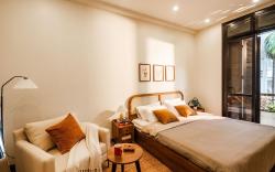 Balcony Studio • 1' to Lake + Free Luggage Storage