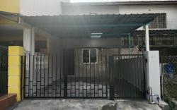 Double-storey house in Sg Buloh Town