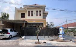 Anita Villa & Private Pool Batu with 3 bedroom