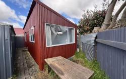 Four Beds in 2 Bedroom Chalet, 6c Chapman PL