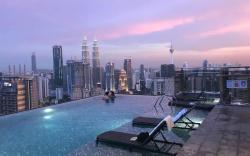 Expressionz B1606 1BR KLCC by Laze Home