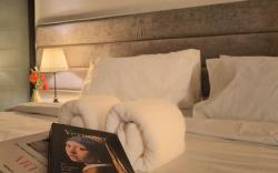 Expressionz B2705 1BR KLCC by Laze Home