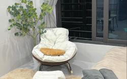 Ebon Room - Amoureux Homestay