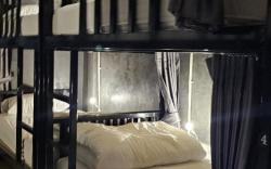 Khlongsan Hostel Bar and Cafe