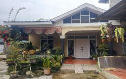 OYO 94841 Alodia Homestay Family