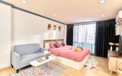 Room with Jacuzzi at Srinakarin