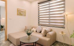 Trung Kinh Apartment | With Projector | Balcony