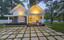 The Out House Villa with Pool