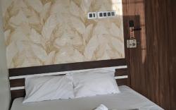 Studio Flat| Luxury| Balcony| AC| Near Airport