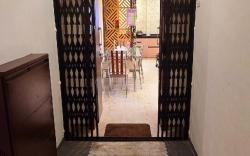 2 bhk flat in middle of city