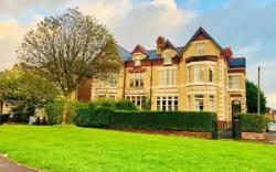 Green Lodge Near LFC Anfield - Free Street Parking