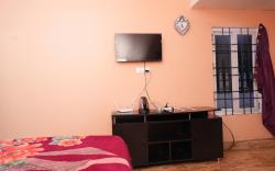 Closetoheaven 1 bedroom house with 2 tent houses