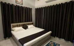 Goroomgo Rudransh Vintage Home Varanasi