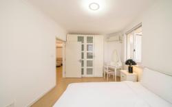 Tyms Premium 3BR 2BA APT Xujiahui Shiye Apartment