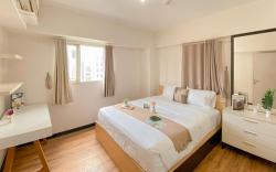 Stunning 2BR at The Wave Kuningan By Travelio