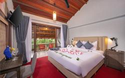 Hoianbang Beach Front Villa and Restaurant