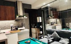 Azure Urban Resort (Staycation by K&K)