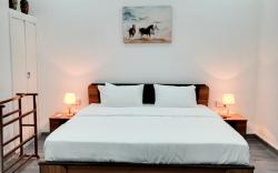 White Room in Colombo Seven