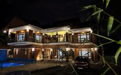 Lakesong Homestay 6BR with Pool by Homeyhuts