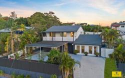 Modern Holland Park Home with Easy City Access