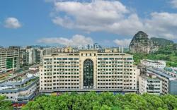 Cloud Creek Hotel-mountain view, 1km to Guilin Stn