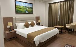 Drip Inn Loft w/ Elegant City Escape | Alpha 2