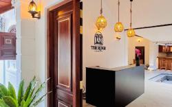 The RidgeColonial Villa - 10 min walk to Beach