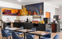 Larkspur Landing Select Ann Arbor