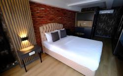 Comfy Urban Nest with Modern Touches