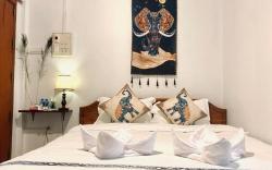 Vangvieng Pool House Hotel