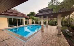 Gmob pool villa resorts