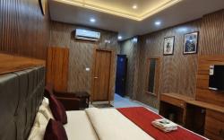 Goroomgo Siddhant Palace Varanasi