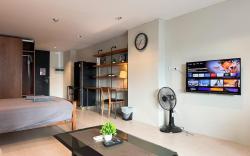 Central 1BR 50sqm｜BTS Walk｜Food & Night Market