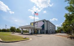 Spark by Hilton Decatur