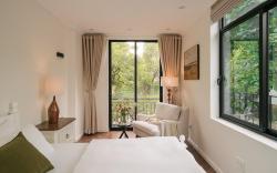 Modern 3BR Apt Rooftop View of Truc Bach Lake