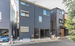 浅草・上野観光に便利！鶯谷一戸建て｜4寝室＆駐車場完備｜山手線徒歩7分