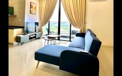 D’Pristine 4 bed room opposite legoland and medini