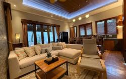 Villa Jiwanta by Maheswara