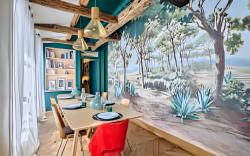 Superb flat with terrace in the centre of Paris