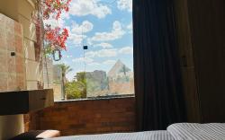 The Pyramid Vault View INN