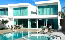 Topseavilla Poolmoon