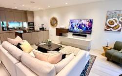 Central London Designer Home w Game Room and AC