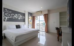 Santi White House Patong