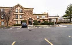 Motel 6 Libertyville, IL