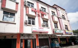 RedDoorz near Palembang Square Mall 2