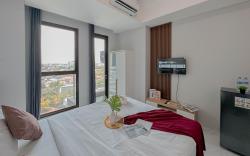 Simple Studio The Trans Icon Surabaya By Travelio