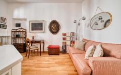 Modern 1 BR near Gae Aulenti