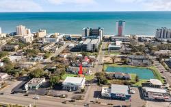 4 Bedrm 2 King Huge Private Yard/Patio/BBQ/Firepit