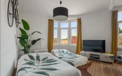 Near Station, 5 mins to Train Station